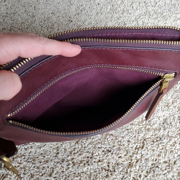 Fossil Leather Purse - Picture 9 of 11